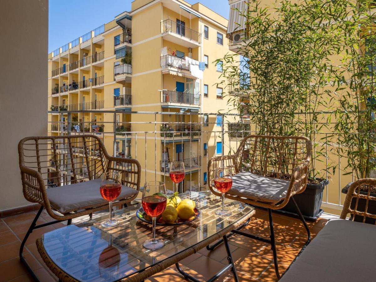 Surya House - Elegant Apartment In Sorrento Kültér fotó